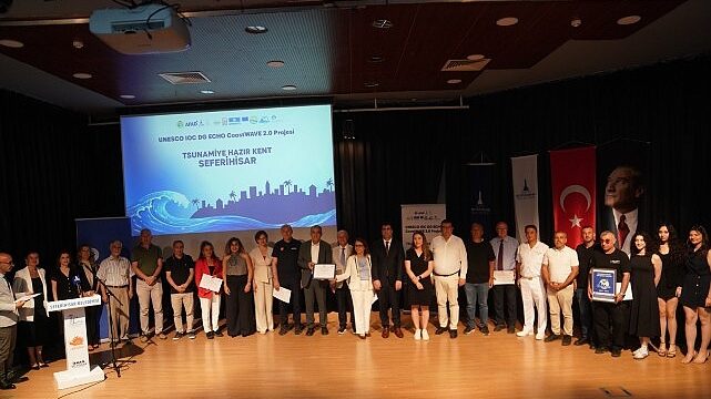 Seferihisar, UNESCO’dan “Tsunami Hazır Kent” sertifikasını aldı
