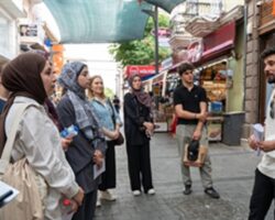 Tarık Dursun K.’nin izinde İzmir turu
