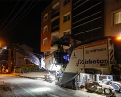 Toros Caddesi’nde gece asfalt mesaisi