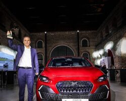 Türkiye’nin Lideri Renault Clio,   Şimdi de Türkiye’de Yılın Otomobili