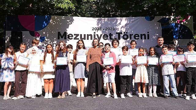 Üsküdar Çocuk Üniversitesi’nde Mezuniyet Coşkusu