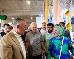 Aşure kazanı kardeşlik için kaynadı