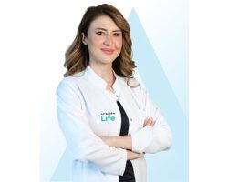 Aynada Gördüğünüz Kırışıklıkların Gerçek Nedeni Yaşlılık Değil!