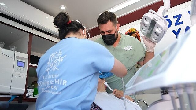 Başkan Çerçioğlu Ağız ve Diş Sağlığı Hizmetlerini Efeler, Didim ve İncirliova’da Vatandaşlarla Buluşturdu
