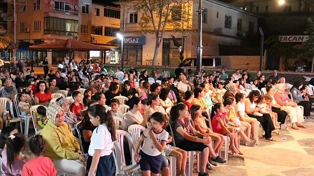 Başkan Çerçioğlu Yenipazar’da Vatandaşları Açık Hava Sineması ile Buluşturdu