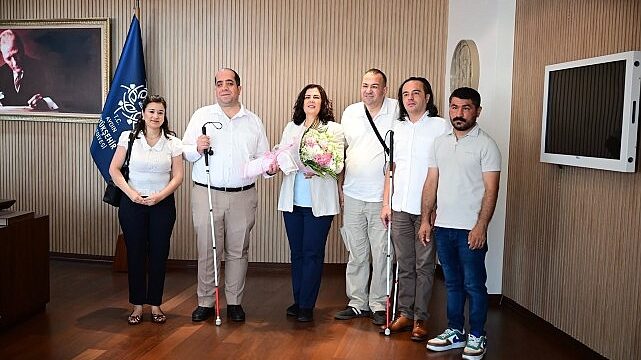 Başkan Çerçioğlu’na Altı Nokta Körler Derneği Aydın Şube Başkanı Bayram Özen ve Dernek Üyelerinden Ziyaret