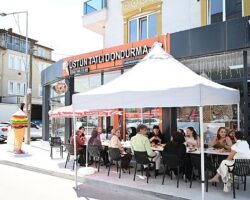 Başkan Kocaman, İstasyon Mahallesi’nin Kadın Esnaflarıyla Bir Araya Geldi