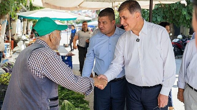 Başkan Tugay Tire’de vatandaşlar, üreticiler ve esnafla buluştu