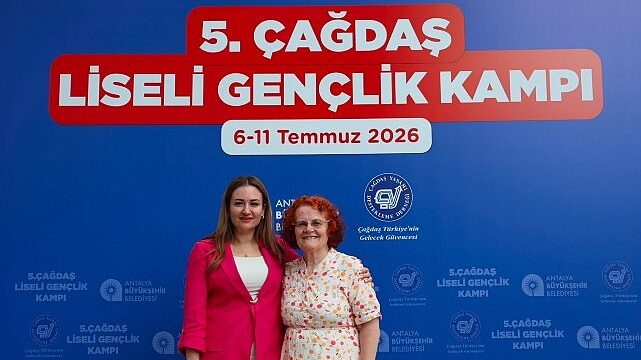 Başkan Vekili Özdemir 5. Çağdaş Liseli Gençlik Kampını ziyaret etti
