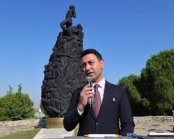 Bayraklı’da Madımak Anması