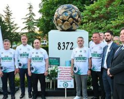 Bayrampaşa’da Srebrenitsa şehitleri için anlamlı yürüyüş