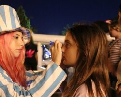“Büyükşehir Çocuk Şenliği Gördes’te” Çocuklara Unutulmaz Bir Akşam Yaşattı