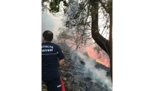 Büyükşehir itfaiyesi Antalya’nın dört bir yanında görev başında
