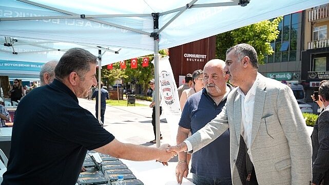 Büyükşehir’in kitap sevgisi katlanıyor