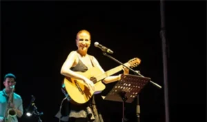 Çim Konserleri İzmirlileri müzikle buluşturmaya devam ediyor