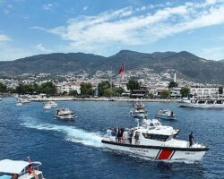 Denizcilik ve Kabotaj Bayramı’nın 100. Yılı Edremit’te coşkuyla kutlandı