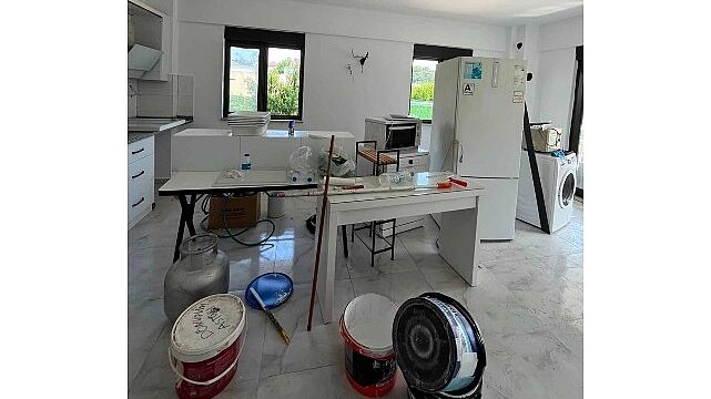 Evi yanan vatandaşa Kemer Belediyesi’nden destek