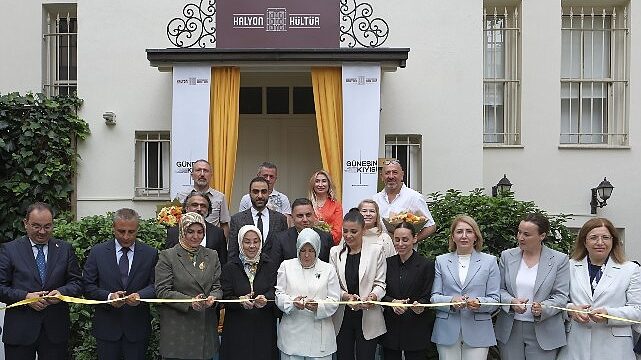 Kalyon Kültür’ün Yeni Sergisi ‘Güneşin Kıyısı’ Sanatseverlerle Buluştu