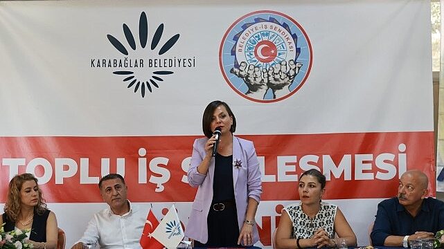 Karabağlar Belediyesi’nde  toplu iş sözleşmesi sevinci