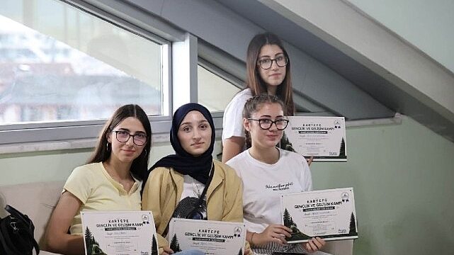 Kartepe’de Gençler Hayatı Deneyimliyor