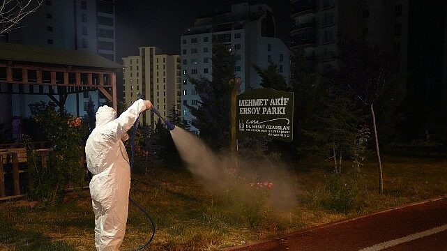 Keçiören’de Gece Gündüz Kesintisiz İlaçlama Çalışması