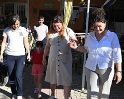 Kemer’de anne adaylarının yol arkadaşı: Anne Taksi
