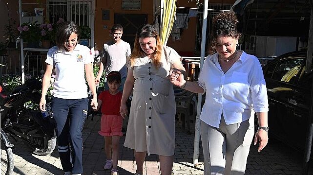 Kemer’de anne adaylarının yol arkadaşı: Anne Taksi