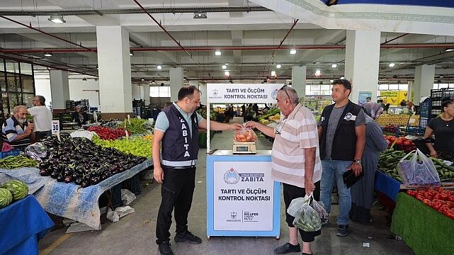 Konak’ın pazar yerlerinde güvenli alışveriş