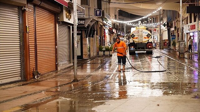Köpüklü sularla temizlendi…