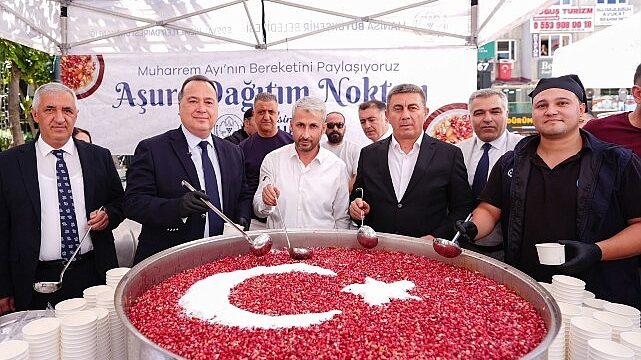 Manisa Büyükşehir’den Muharrem Ayında 20 Bin Kişiye Aşure İkramı