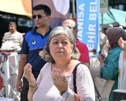 Manisa Büyükşehir’den Perşembe Pazarı’nda 2 Bin Kişiye Aşure İkramı