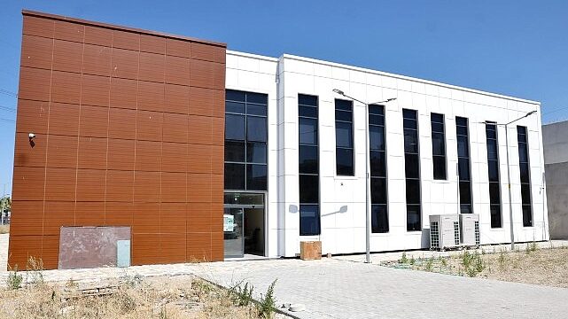 Menemen’in yepyeni gençlik merkezi için geri sayım başladı