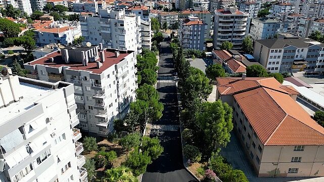 Narlıdere’de Asfalt Mesaisi Hız Kesmiyor