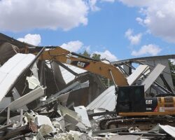 Nilüfer’de toplam 3 bin 300 metrekarelik 3 kaçak yapı yıkıldı