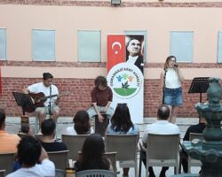 Osmangazi’de Şadırvanlı Han’ın Tarihi Atmosferinde Ritimler Yükseldi