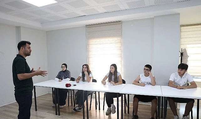 Osmangazi’den Gençlerin Geleceğine Ücretsiz Eğitim Desteği