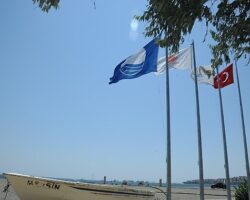 Seferihisar 2026 Sezonunda 10 Mavi Bayrağını Korudu