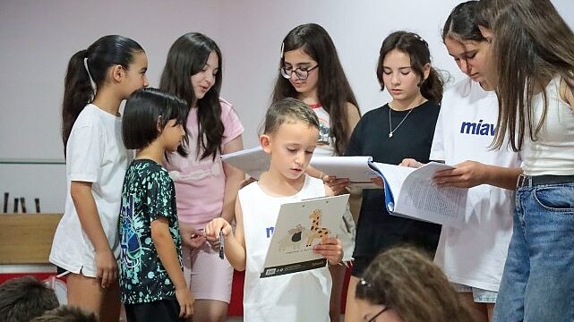Tiyatronun yeni yetenekleri Karşıyaka’da yetişiyor