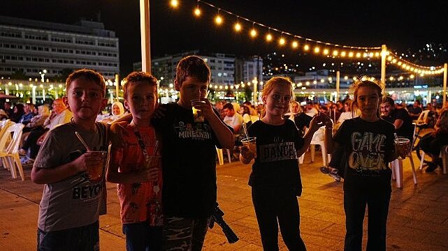 Türküler yankılandı, Yeşil Çam perdeye taşındı