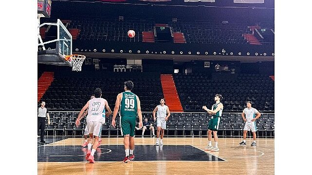 Üsküdar Üniversitesi basketbolda ikinci kez Türkiye şampiyonu!