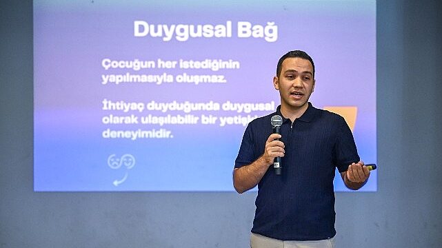 Uzman isimler Bornova’da çocuk eğitimini anlattı