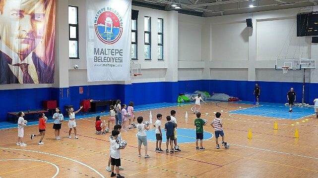Yaz Okulu’nda futsal ve masa tenisi dersleri başladı
