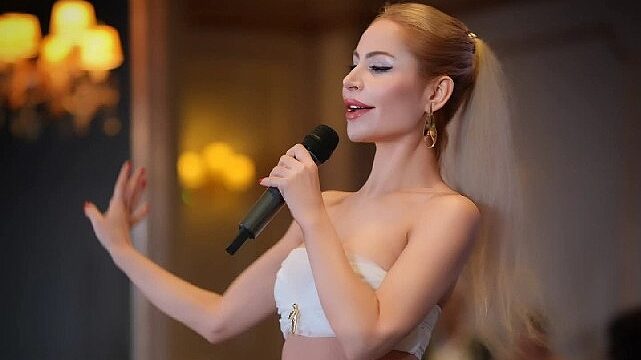 Yılın Sosyal Sorumluluk Projelerine destek veren sanatçısı Gül Gökçe Korkmaz