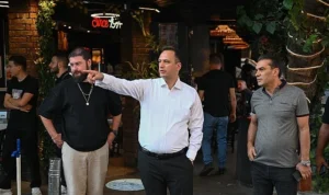 Başkan Eşki’den, Bornova’nın kalbinde sabah temizliği