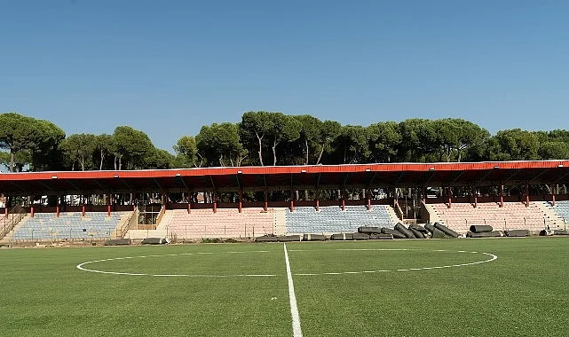 Büyükşehir’den Ödemiş Saraçoğlu Stadı’na yepyeni zemin