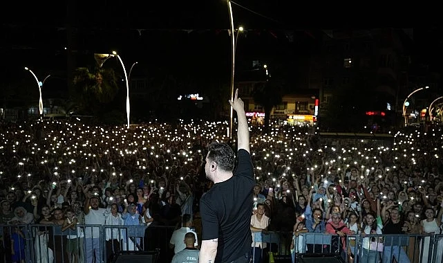 Ekin Uzunlar, Kocaeli’yi Karadeniz ezgileriyle coşturdu