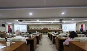 Karabağlar’ da 80 milyon liralık sahipsiz atık yükü meclis gündeminde
