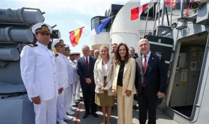 “Karşıyaka Gemisi”nde Zafer Bayramı coşkusu!