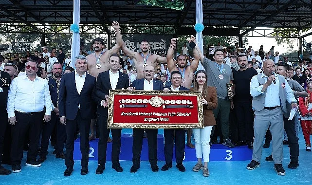 Kurtdereli Yağlı Güreşleri’nde Başpehlivan Mustafa Taş oldu
