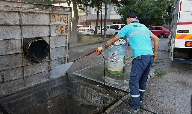 Temiz bir Maltepe için ekipler bu kez Altayçeşme’de sahada